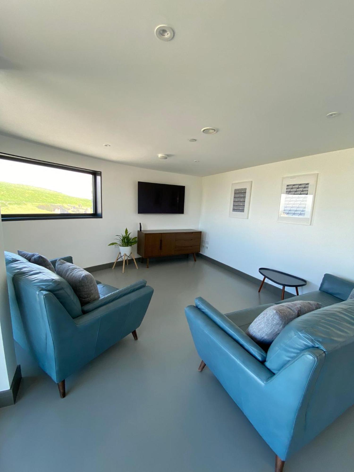 4 The View Apartments Ilfracombe - Seafront, Parking, Lift, Ev 외부 사진